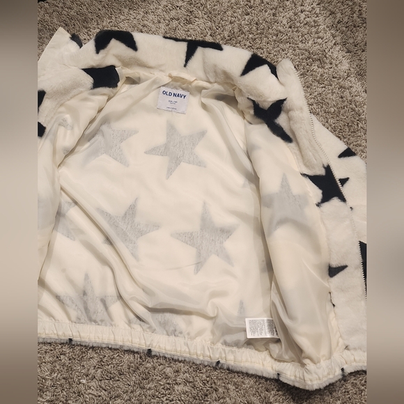 NWT Old Navy Black Star Pattern Faux Fur Puffer Jacket - Picture 6 of 10